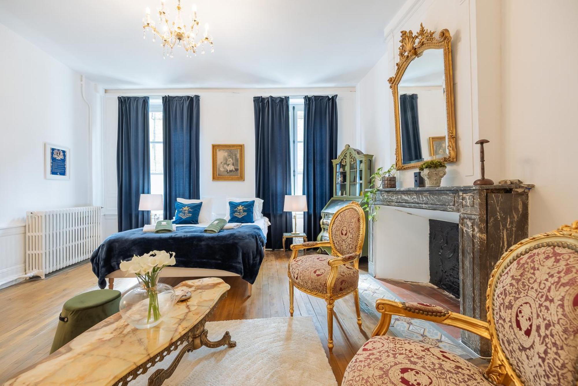 La Suite De Notre Dame Au Pied Du Chateau Fort Sedan Extérieur photo