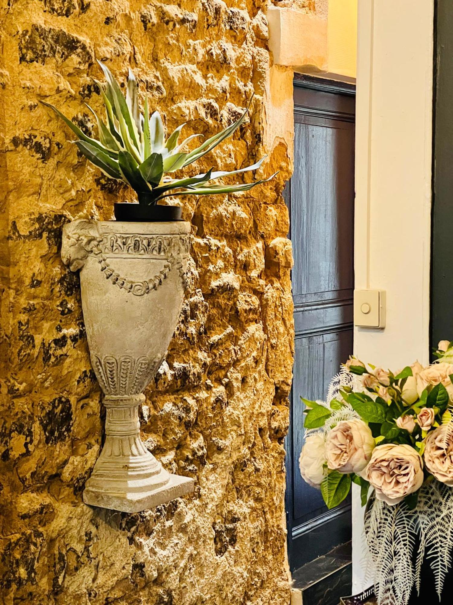 La Suite De Notre Dame Au Pied Du Chateau Fort Sedan Extérieur photo