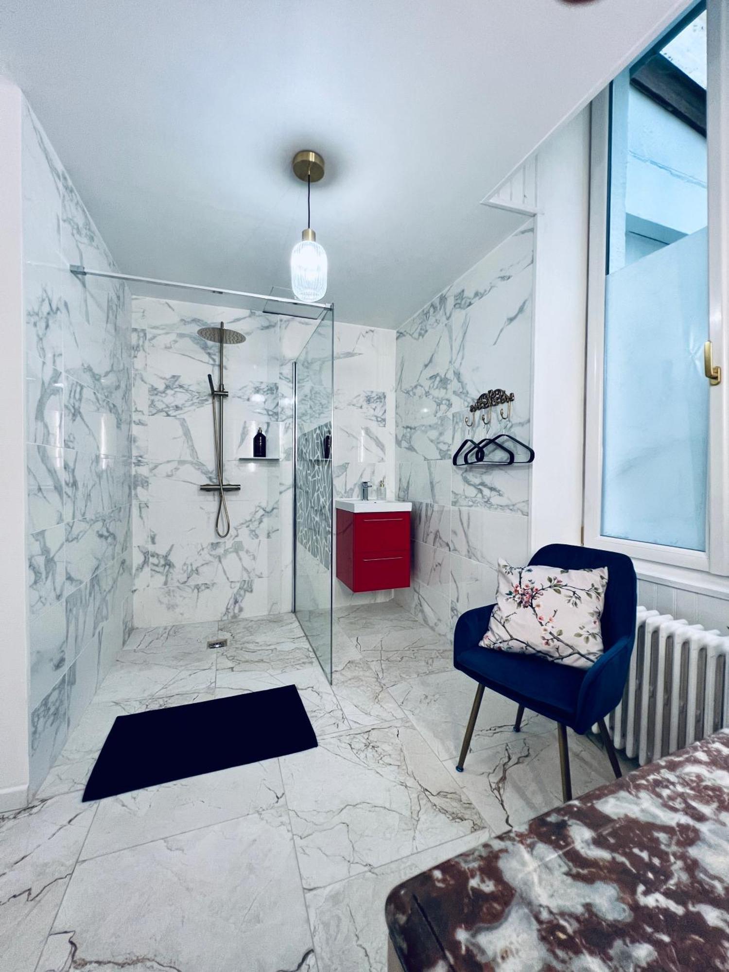La Suite De Notre Dame Au Pied Du Chateau Fort Sedan Extérieur photo